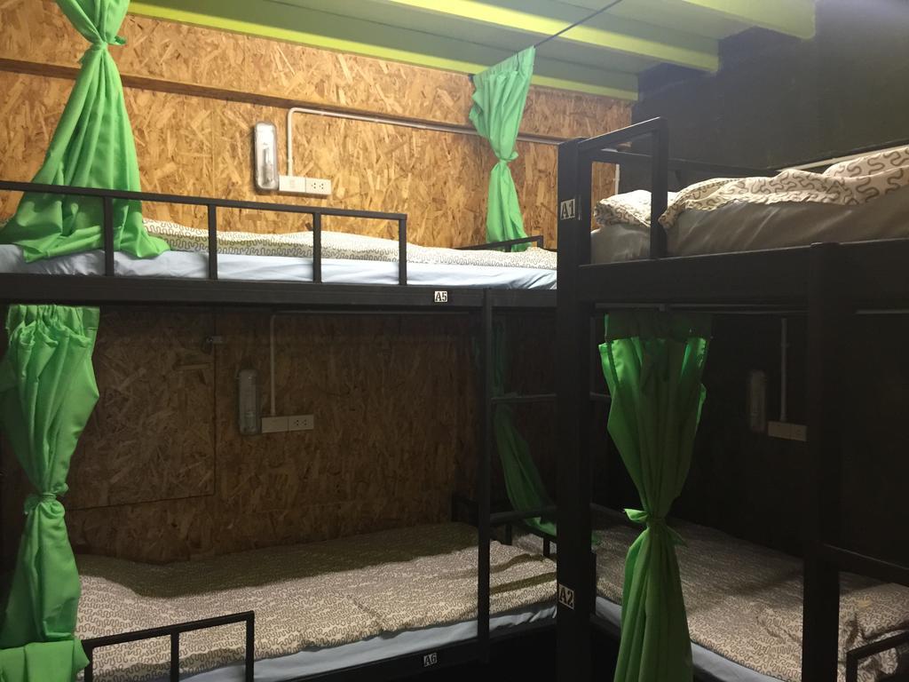 Hometown Hostel Samut Songkhram Habitación foto